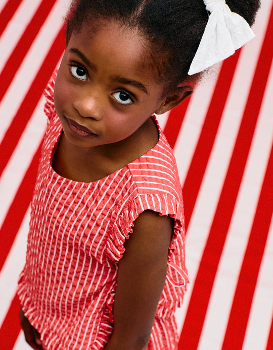 توب مخطط بنسيج مجعد بكشاكش للبنات، أحمر/أبيض