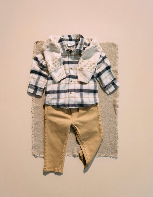 بنطال شينو بتطريز ورباط للمواليد الأولاد، بيج