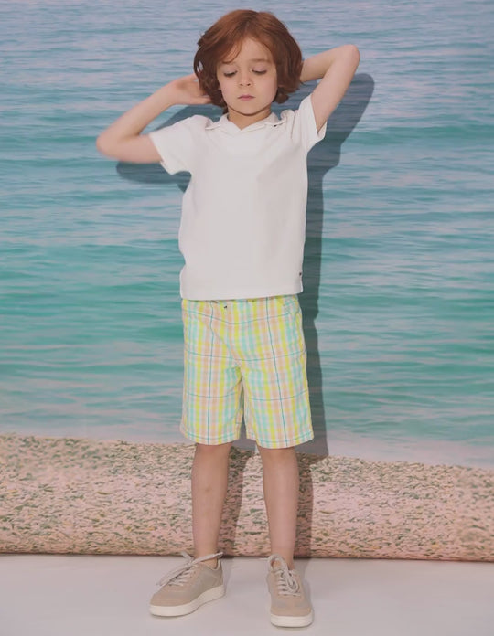 تيشيرت بيكيه قطن بياقة V للأولاد، أبيض